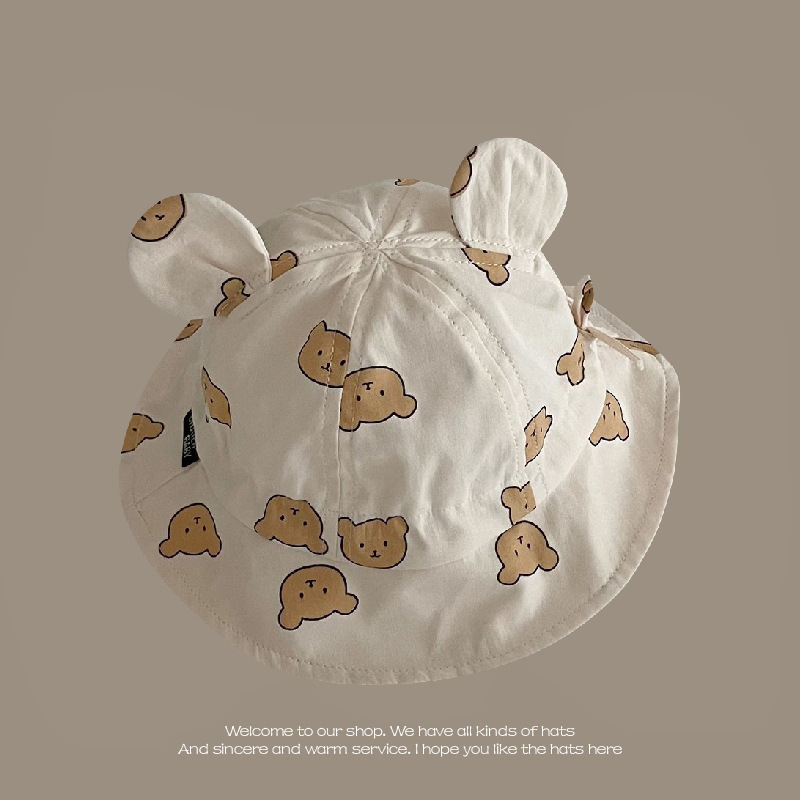 작은 곰 밝은 색상의 그늘