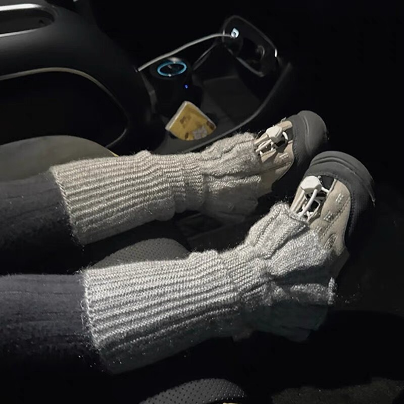 Korean 2025 New Style Girls' Knitted Sock Covers, Autumn Mid-Calf Warm Bell-Bottom Leg Warmers, White Slouch Socks Korean 2025 New Style Girls' Knitted Sock Covers, Autumn Mid-Calf Warm Bell-Bottom Leg Warmers, White Slouch Socks