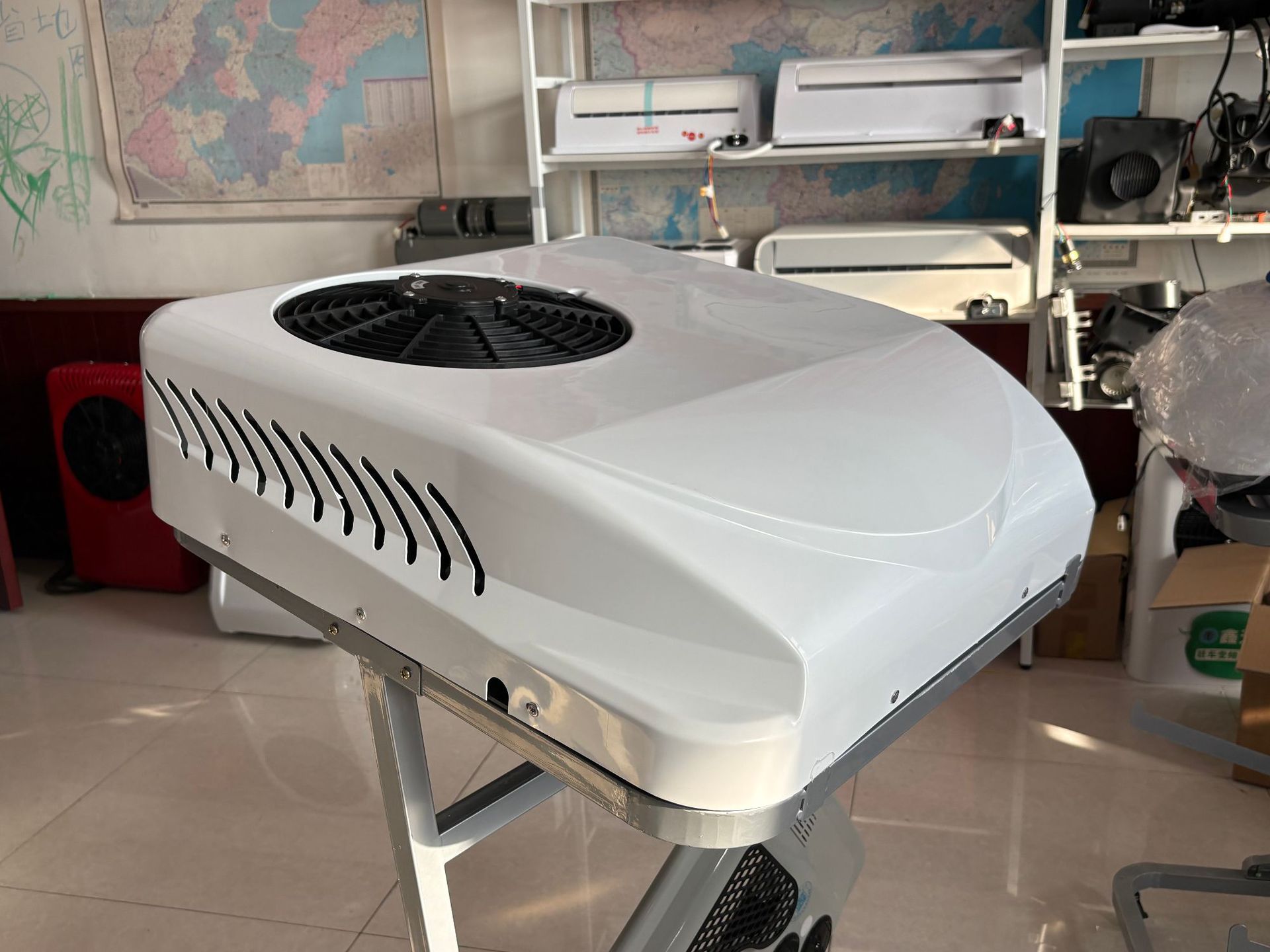 Factory Truck Air Conditioner Integrated with Parking Mode, 12V/24V/115V/220V Wide Voltage Range, Suitable for Rvs and Food Trucks