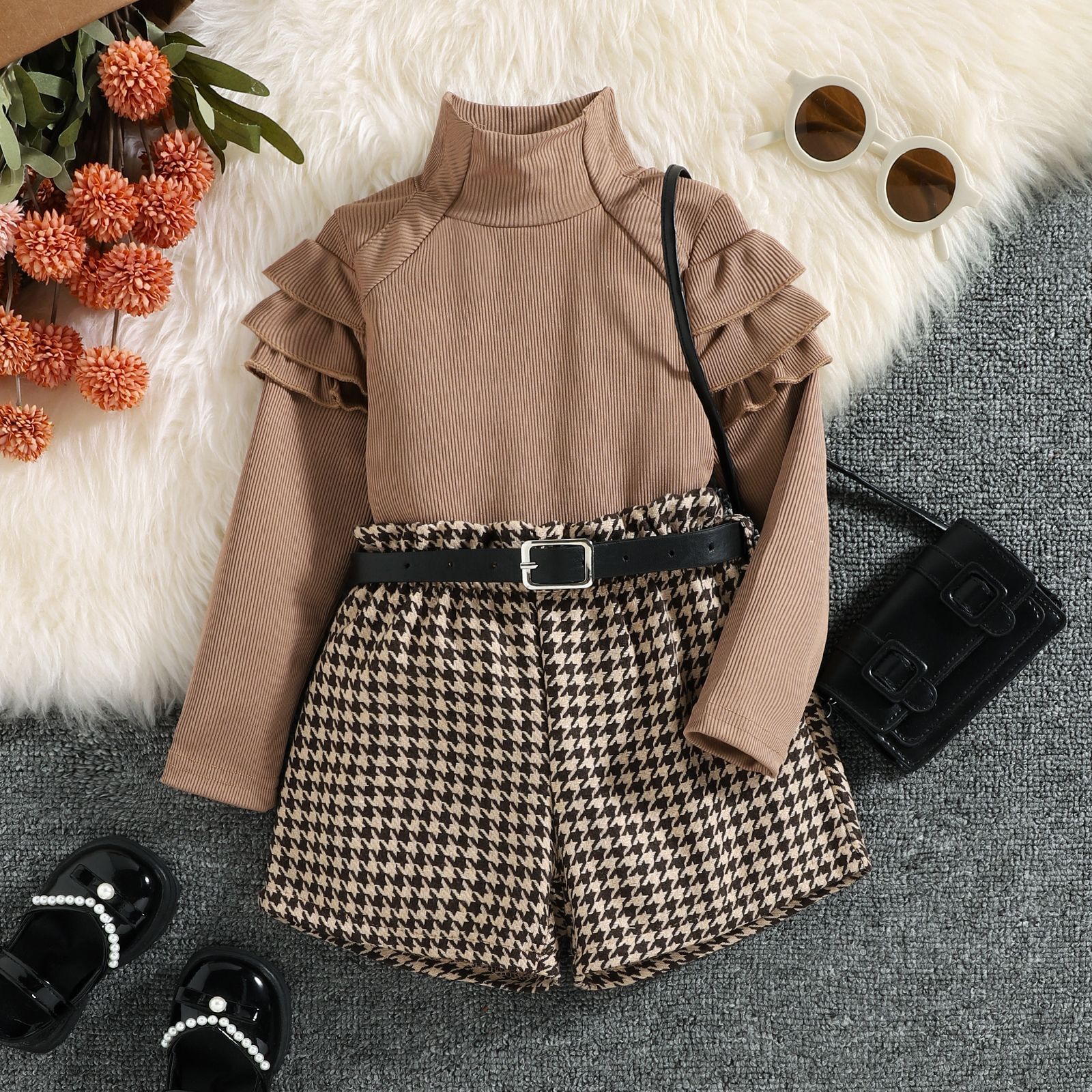 Treasure salary children's clothing autumn high collar ruffle design long sleeved bird pattern shorts with belt set_voghion.com