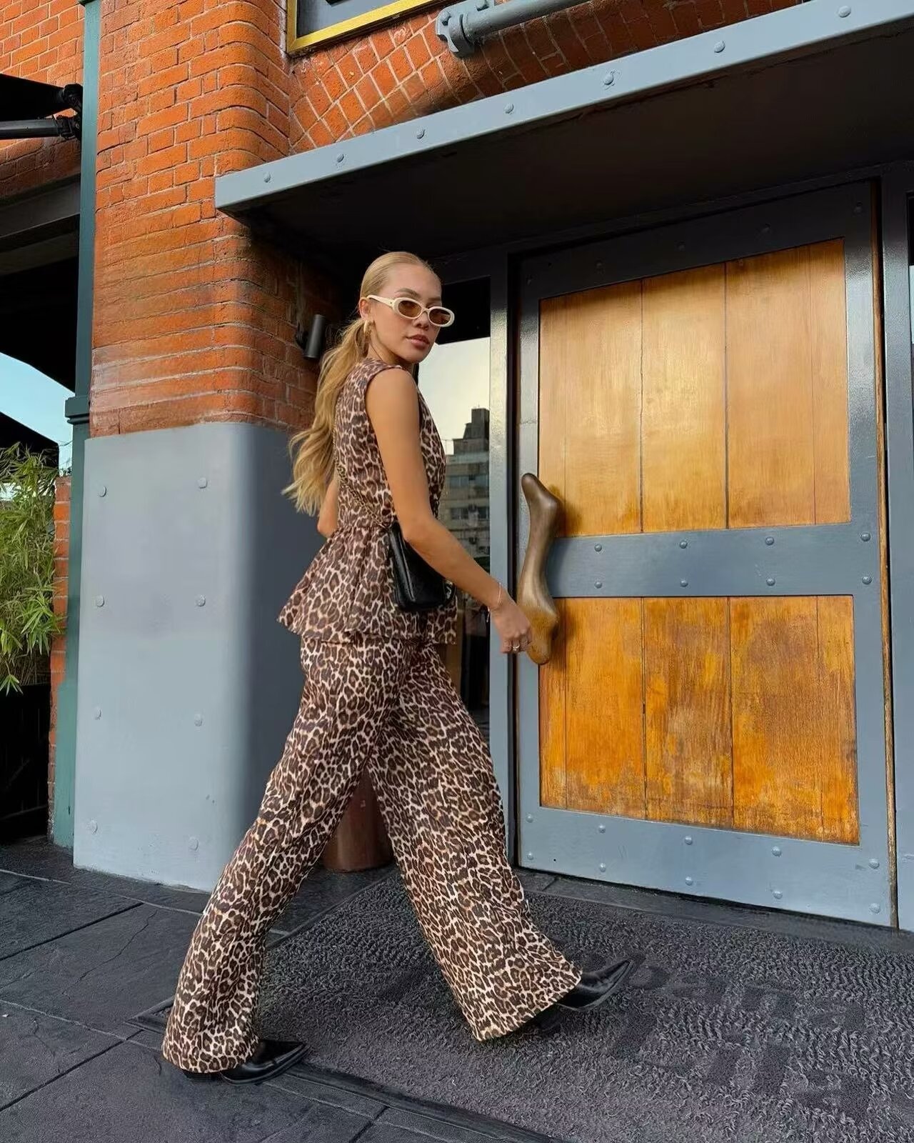 GraceChic GraceChic GraceChic 2024 Estate Nuovo Europeo e Americano Transfrontaliero Donna Set Gilet con Stampa Animalier + Pantaloni a Gamba Dritta 1957_voghion.com