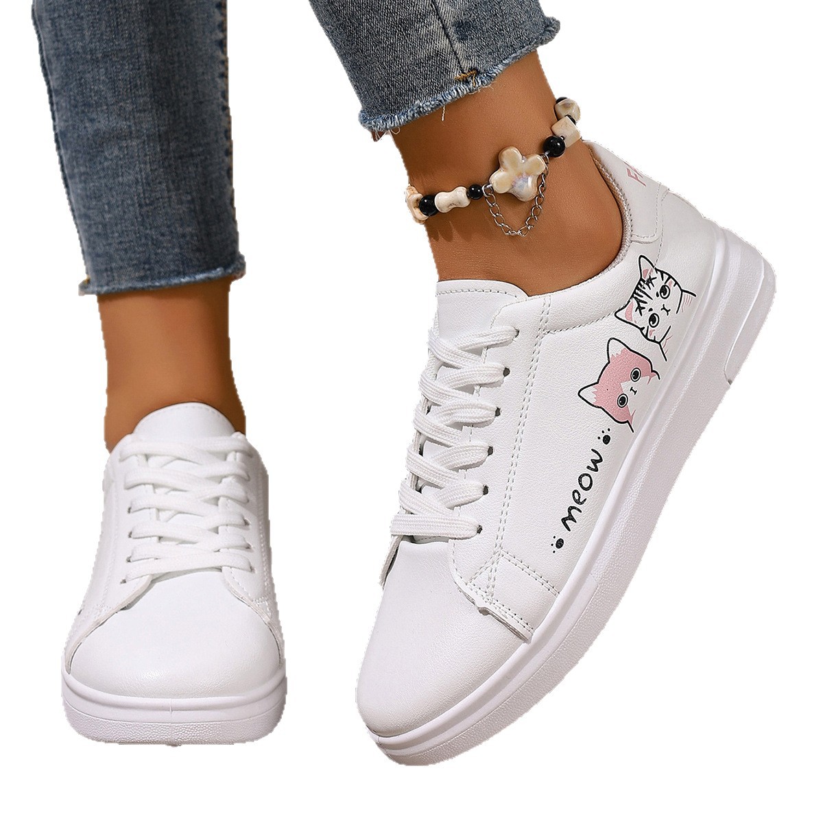 Pequeños zapatos blancos para mujeres 2025 primavera y otoño nuevo comercio exterior zapatos de plantilla estudiantes zapatos de mujer de tamaño grande zapatos deportivos casuales de cuero