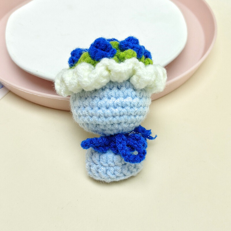 完成したクリエイティブなキーホルダーペンダント、手編みのミニブーケ、模擬バラとひまわりの花束ギフト|undefined
