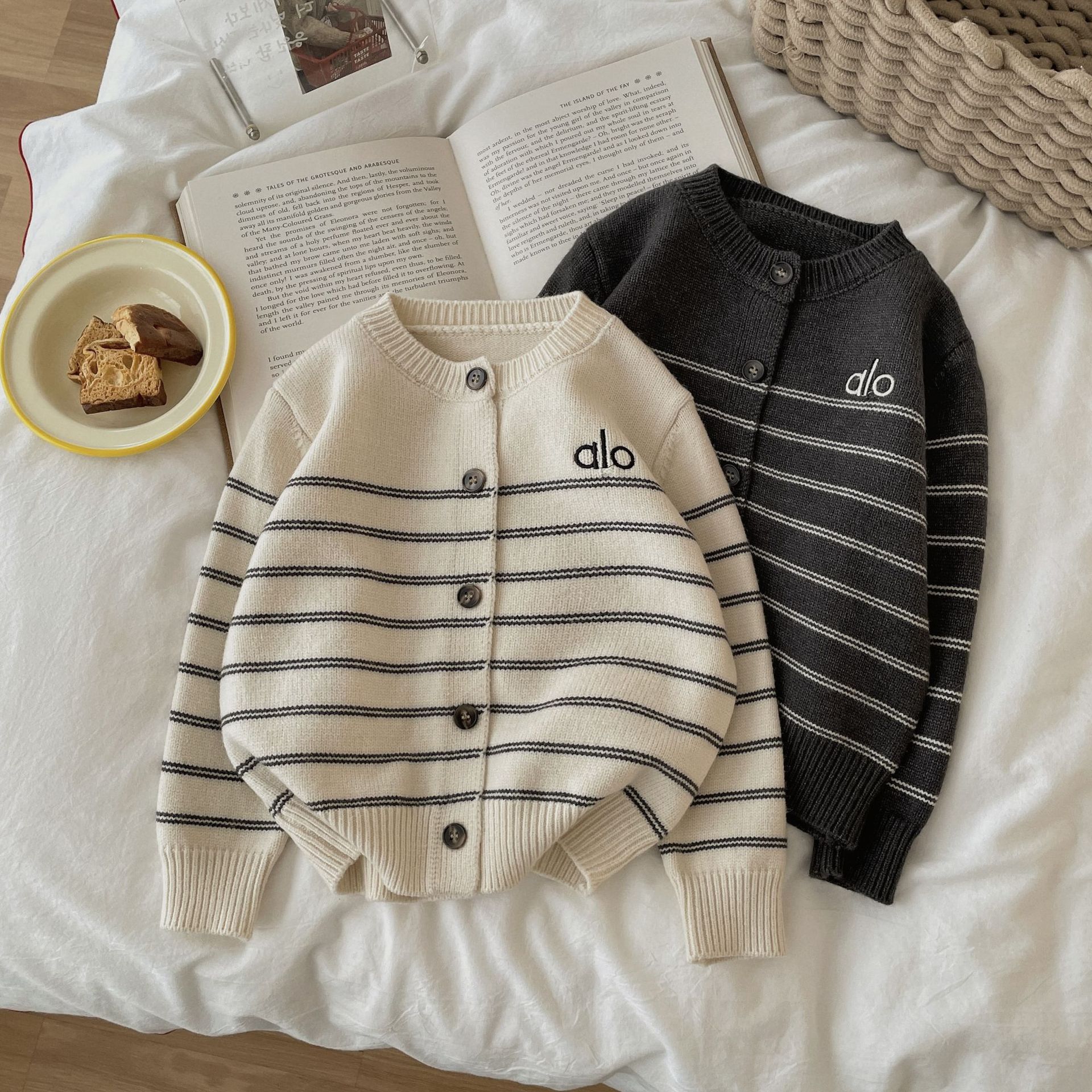 Demi-season thin cardigan