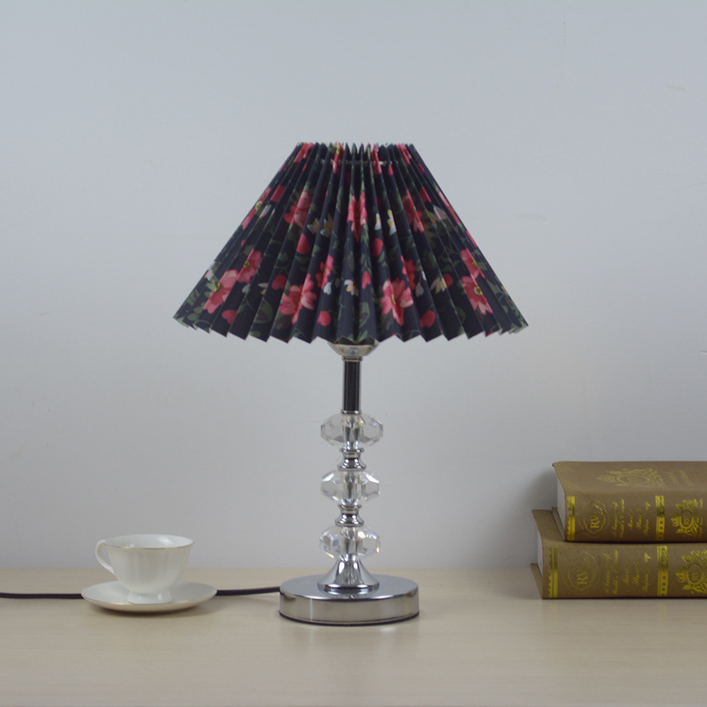 De estilo europeo moderno minimalista dormitorio mesita de noche sala de estar comedor atmosférica botón creativo sala de bodas habitación de la princesa de cristal pequeña lámpara de mesa