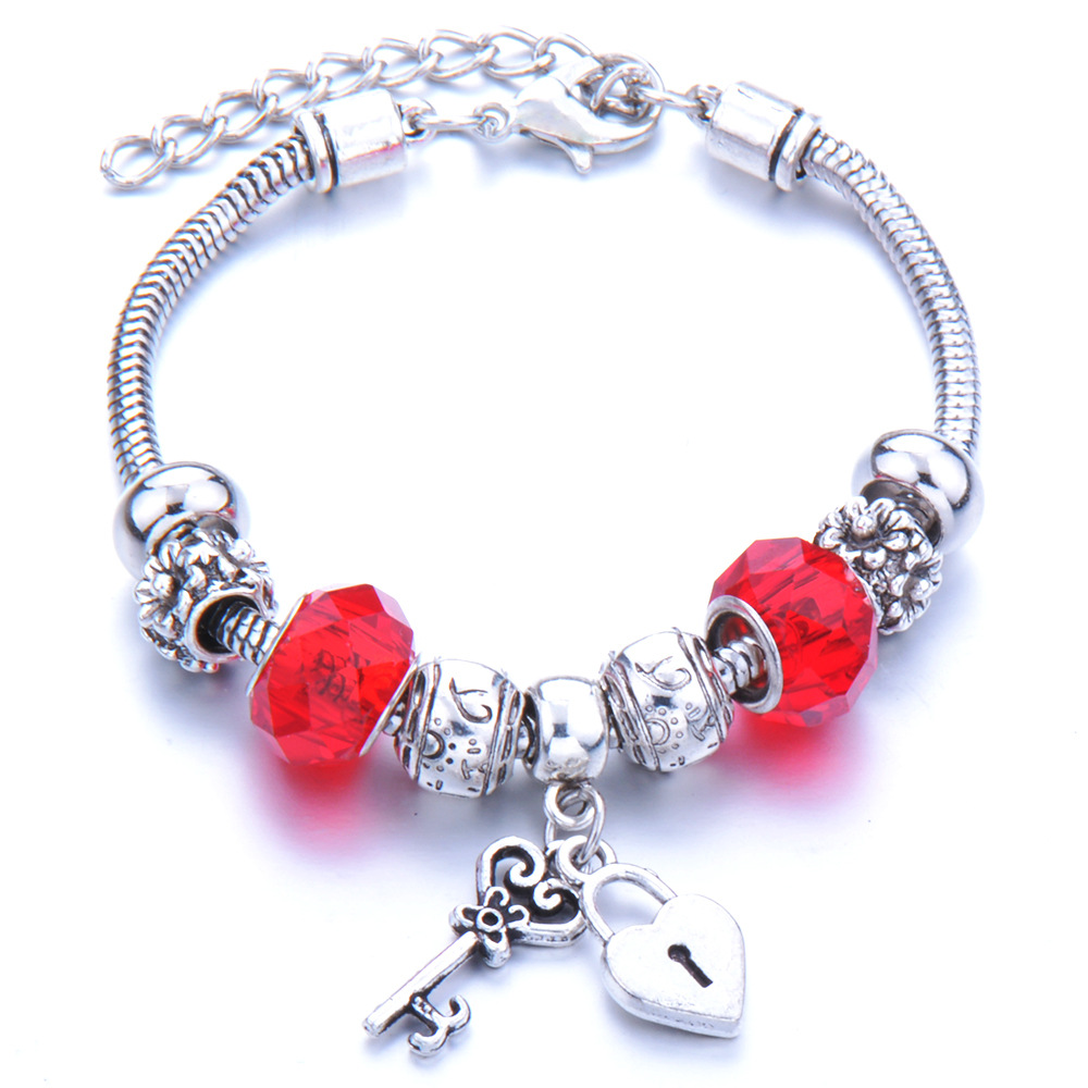 Ethnic Beaded Bracelet With Crown Pendant And Lobster Clasp_voghion.com
