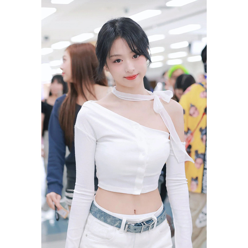 2025秋季新款女装郑雅娴同款纯欲斜领露肩T恤百搭长袖短款上衣女|undefined