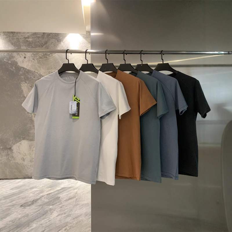 Summer Men's Cool, Quick-Drying, Elastic and Comfortable, Versatile Back Laser Perforated Skin-Friendly Breathable Casual Short-Sleeved T-Shirt