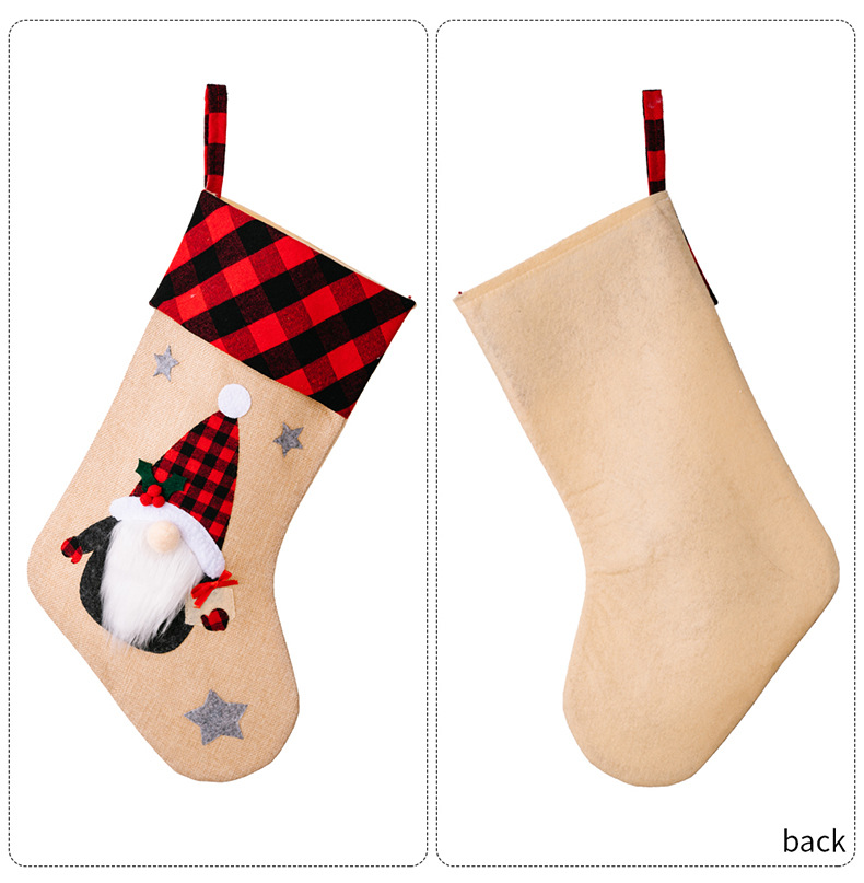 Kodu ja aed Uued jõulukaunistused Punase ja musta ruudulise servaga tikitud multikas Vanamehe kingikott Jõuluakna ripats_voghion.com