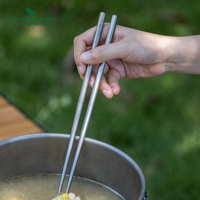 Biwei 순수 티타늄 2 섹션 사각형 젓가락 이동식 야외 접이식 젓가락 캠핑 휴대용 식기 중공 미끄럼 젓가락