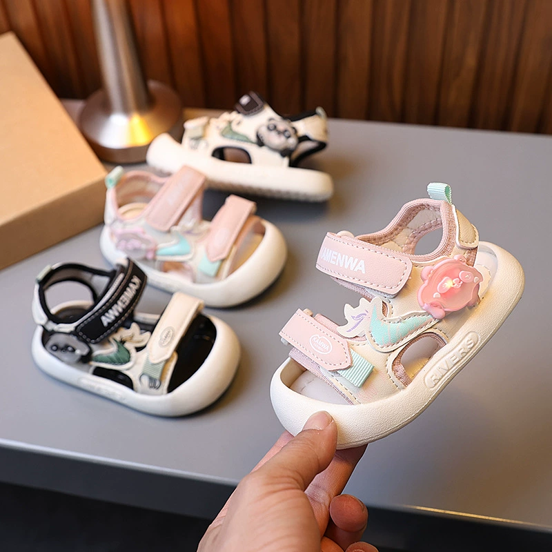 Новые летние сандалии для мальчиков и девочек в возрасте от 0 до 2 лет, детские туфли с мультяшным принтом, пляжная обувь для малышей.