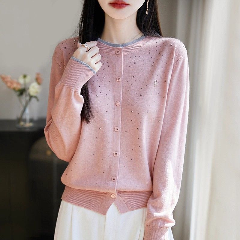 2025 otoño nueva camisa de punto de cuello redondo Cardigan de osos femeninos suéter de color suelto chaqueta delgada