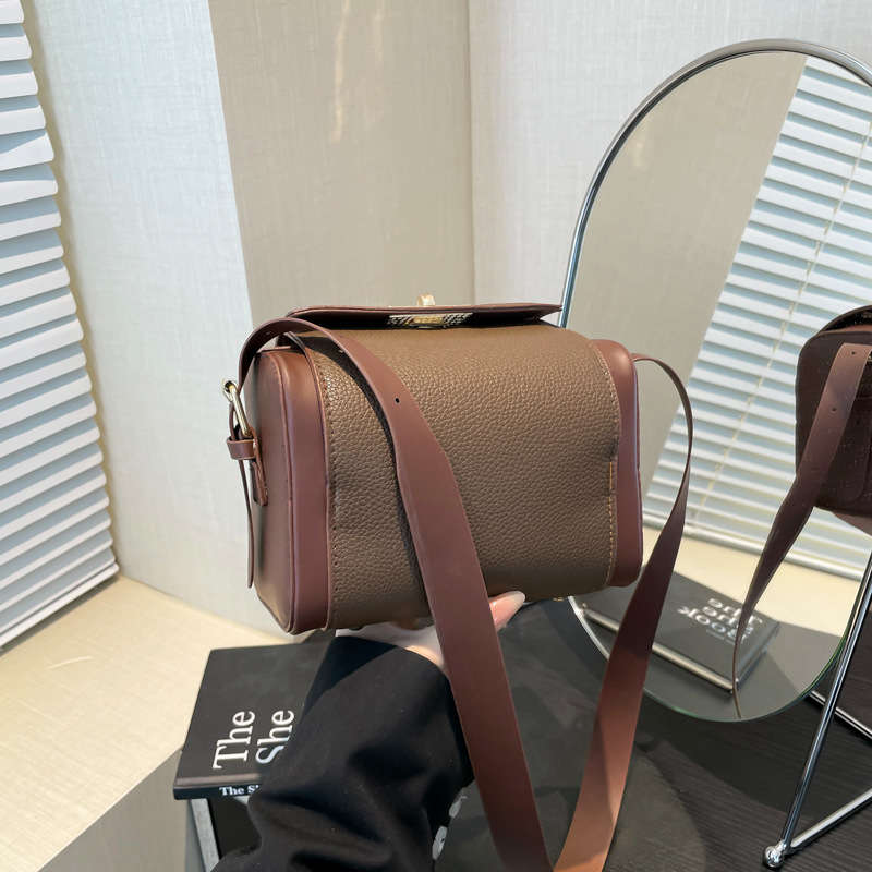 Bolso para cámara textura cuero suave bolso de mujer estilo occidental 2025 nuevo bolso casual de moda retro ins bolso de hombro simple marea