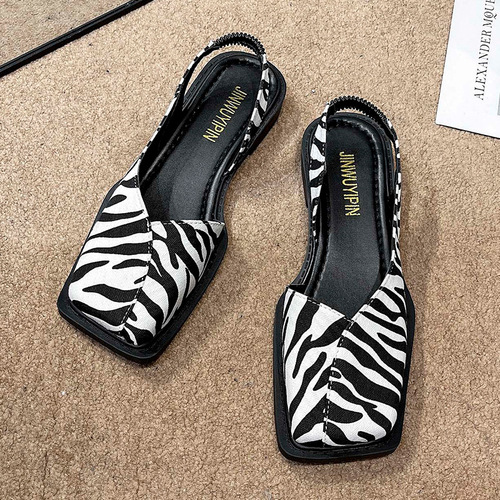 New Arrival European and American Style Closed-Toe Side-Slit Sandals for Women: Flat, Square-Toe Mary Jane Outdoor Wearable Sandals