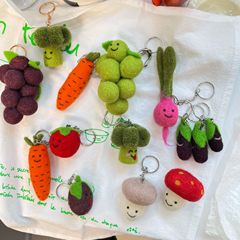 クリエイティブ野菜ブロッコリーのキーホルダーがかわいいぬいぐるみのかばんに飾られたカップルのプレゼントGJ177