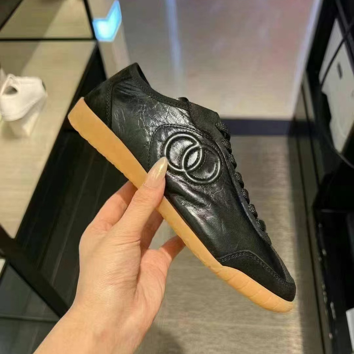 Chanel-Style Flat Casual Sneakers 2025 New Round-Toe Lace-Up Sports Shoes White Shoes Running Shoes Trendy Ins