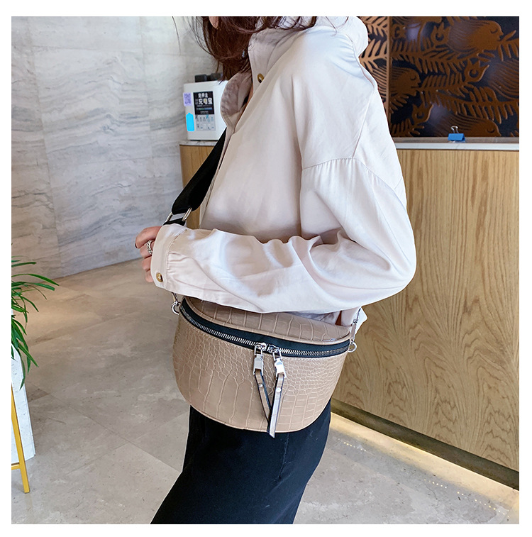 Fashion Solid Color Soft Leather Chest Bag Strap Crocodile Pattern Crossbody Bags display picture 23