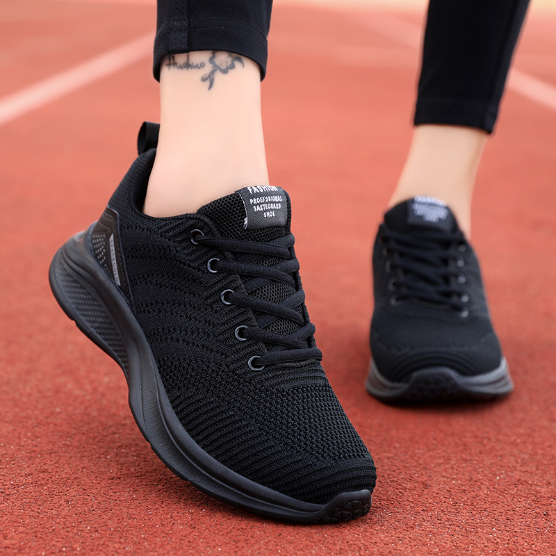 Calzado deportivo para mujer 2025 nuevas zapatillas de correr casuales transpirables de malla de primavera todas las zapatillas de trabajo negras