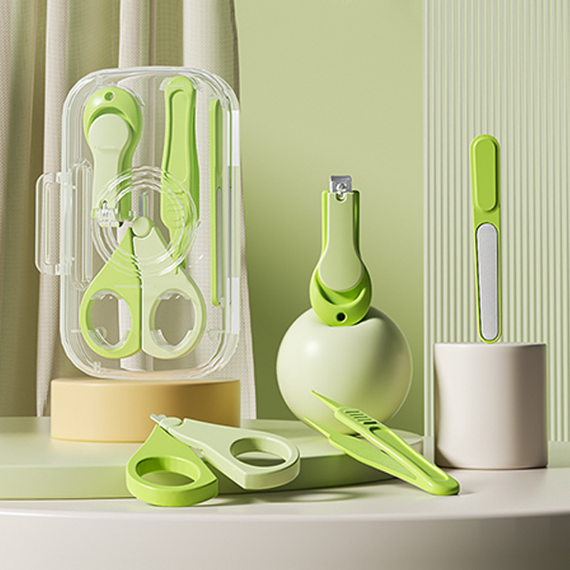 Special set for newborn babies, featuring a nail clipper designed to prevent accidental cuts, along with other baby care tools and children's nail clippers