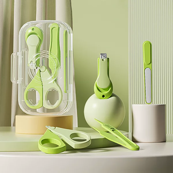 Special set for newborn babies, featuring a nail clipper designed to prevent accidental cuts, along with other baby care tools and children's nail clippers