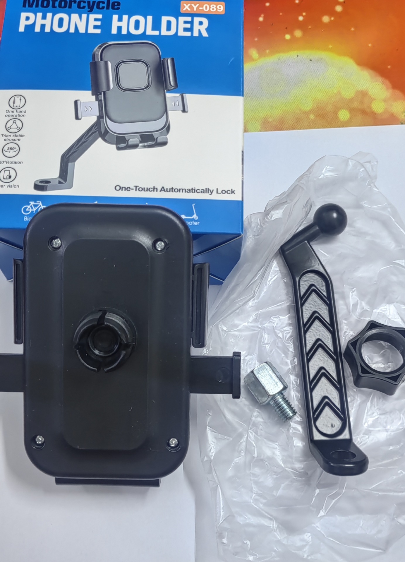 Cross-border motorcycle phone holder, vehicle-mounted delivery rider navigation stand, electric vehicle and bicycle shock-absorbing phone holder