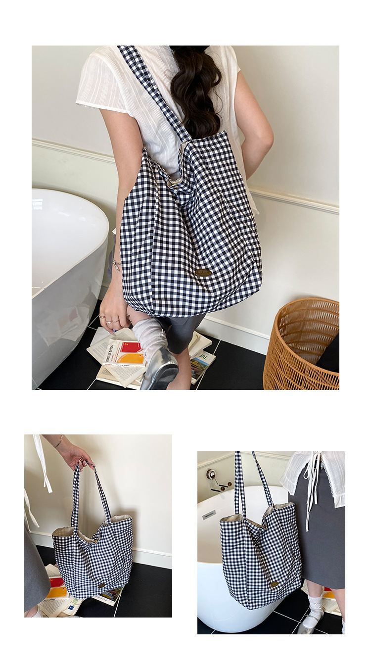 ins Korean-style laid-back single-shoulder bag, casual large-capacity black and white checkered tote bag, student commuting backpack for classes Item Picture