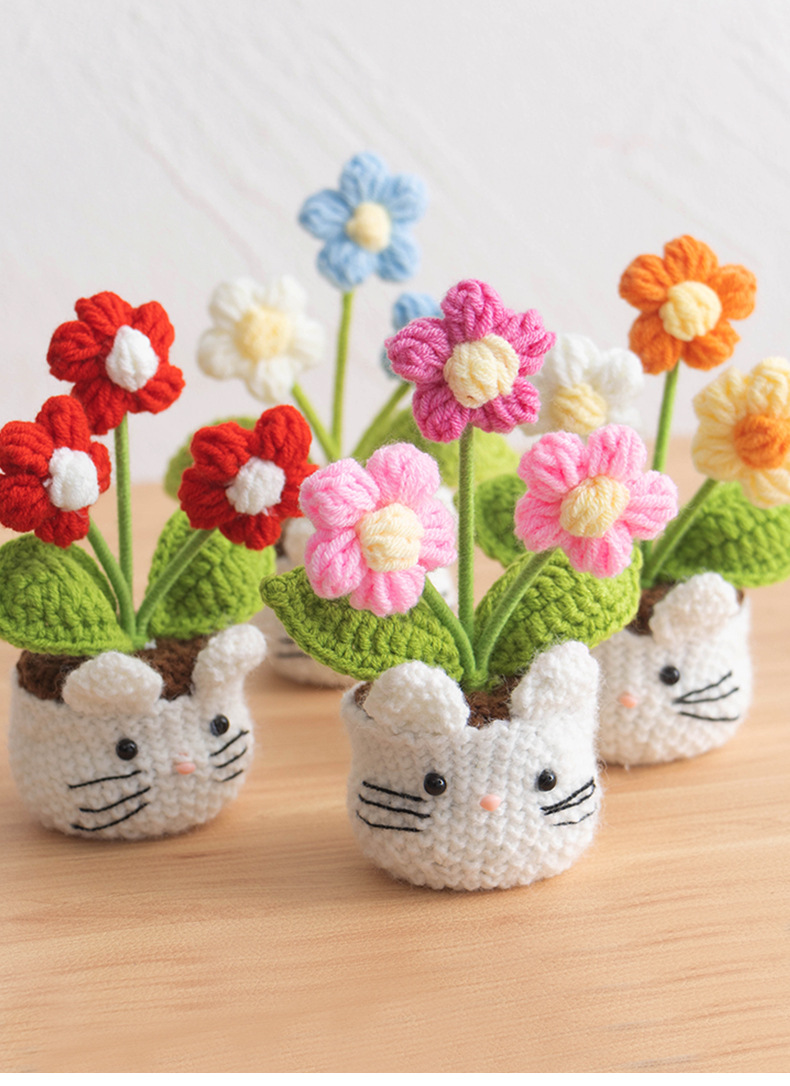 Wholesale of cross-border new handmade small potted flower crocheted artificial flower decorative ornaments, finished knitted potted plants pic 10