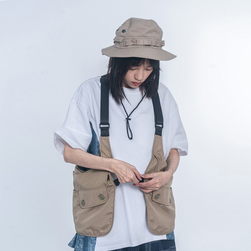 2026 Spring and Autumn New Multi-Pocket Work Vest for Men, Loose Mesh Adjustable Vest, Trendy Brand Sleeveless Jacket 2026 Spring and Autumn New Multi-Pocket Work Vest for Men, Loose Mesh Adjustable Vest, Trendy Brand Sleeveless Jacket