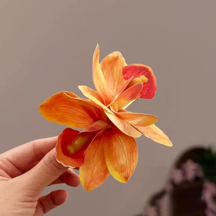 1# Clip naranja para orquídea Cymbidium - el clip inferior mide aproximadamente 5,5 cm