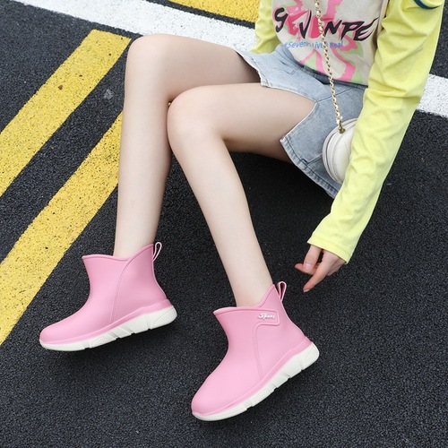 Japanese style flat fashion rain boots women's medium short tube thickened and padded warm shoes light color women's flat heel rain shoes rubber shoes