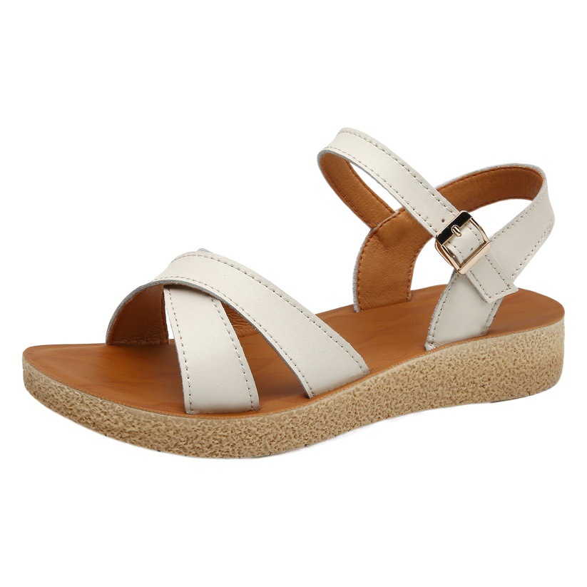 Sandalias de cuero genuino las mujeres del verano 2023 nueva moda abrigo plano estudiante estilo hadas zapatos playa inferior suave