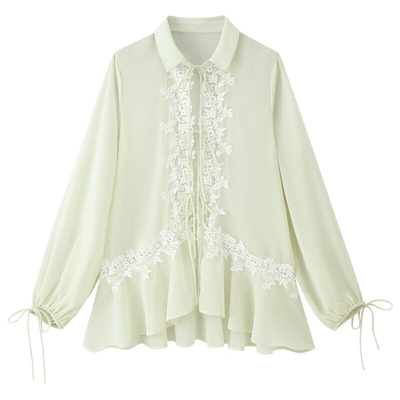 Delicate lace-embroidered blouse with a mandarin collar, tie-up design, ruffled hem, and lantern sleeves, in a loose-fitting chiffon style Delicate lace-embroidered blouse with a mandarin collar, tie-up design, ruffled hem, and lantern sleeves, in a loose-fitting chiffon style
