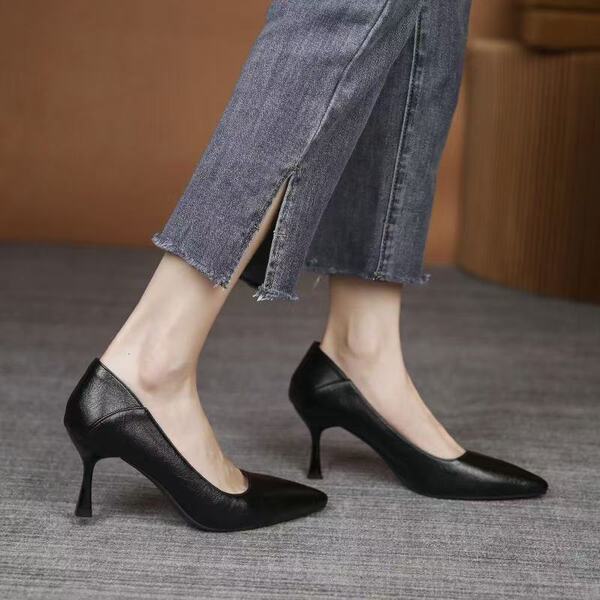 High heels pointed-toe stiletto heels
