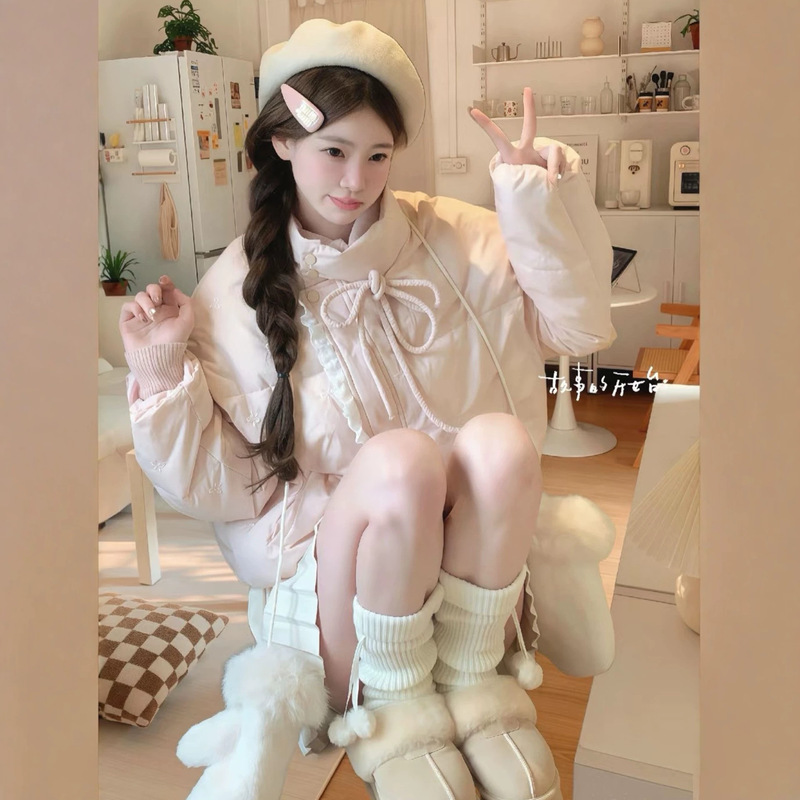 Pink short down jacket for women, winter 2026 new style, sweet Japanese style, perfect for petite figures, a stunning winter outerwear piece