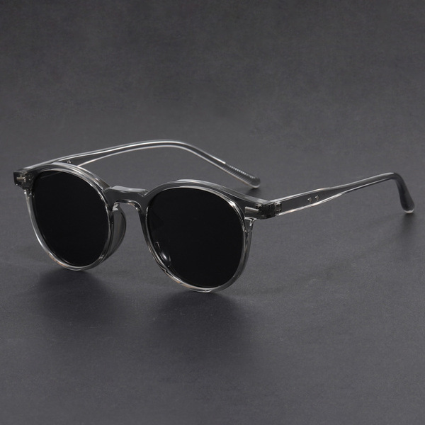 Ultra light retro trend fashionable universal sunglasses for men and…