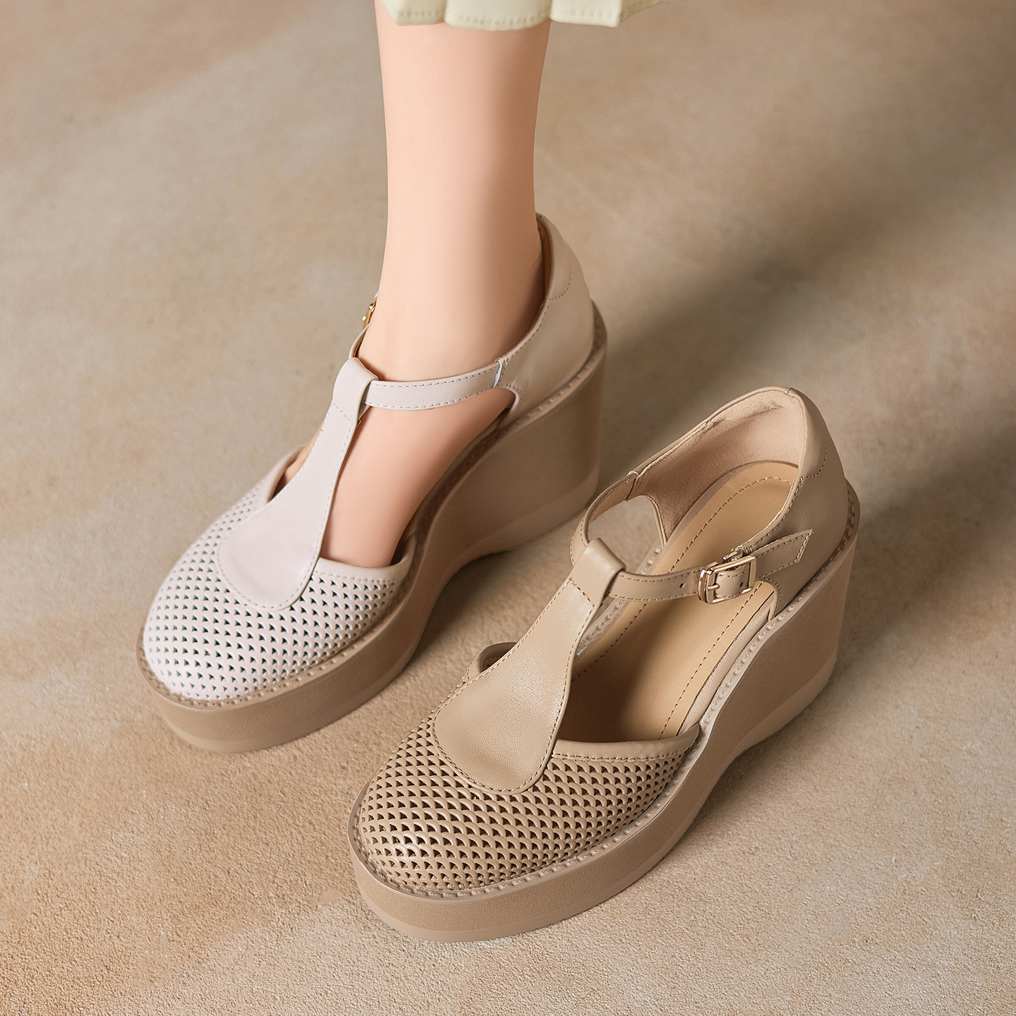 Sandal cao gót nữ đế dày 9.5 cm quai khóa chữ T phong cách tổ chim — màu trắng ngà