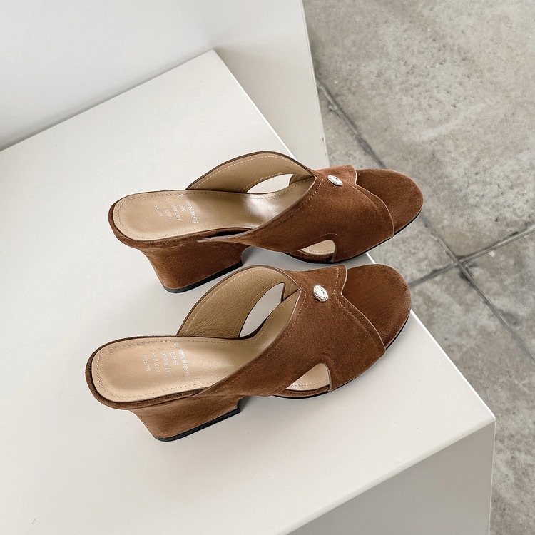 Sandal nữ da cừu hở mũi quai chéo gót xuồng 5 cm — màu nâu, Trang chủ, màu đen chi tiết 103