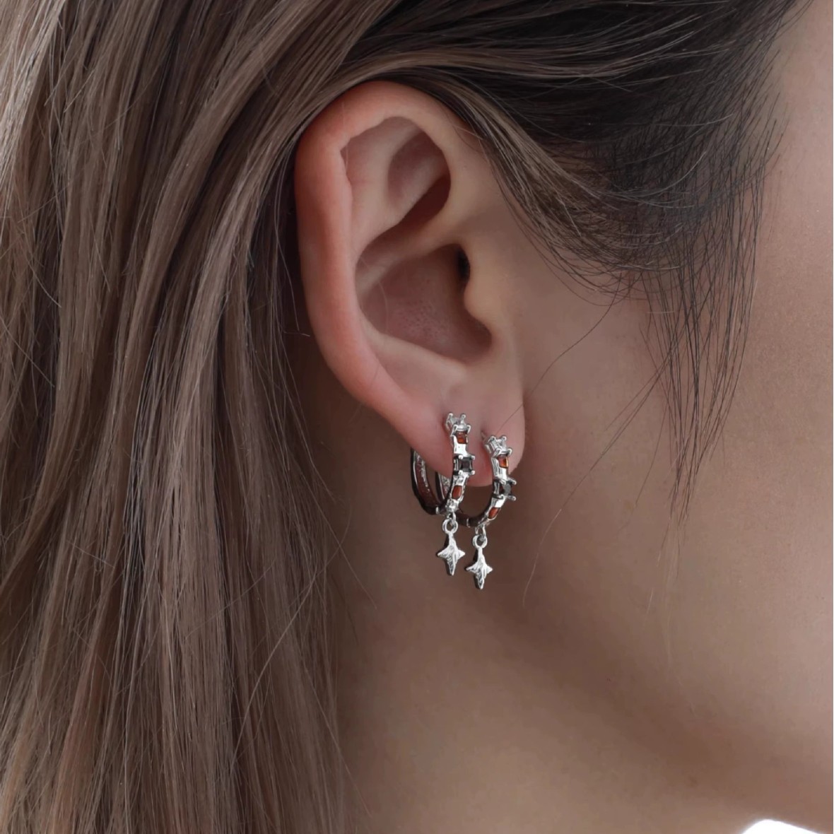 1Stxulie Maillard Earrings Niche Design High-End Retro Hot Girl Diamond-Encrusted Earrings for Women