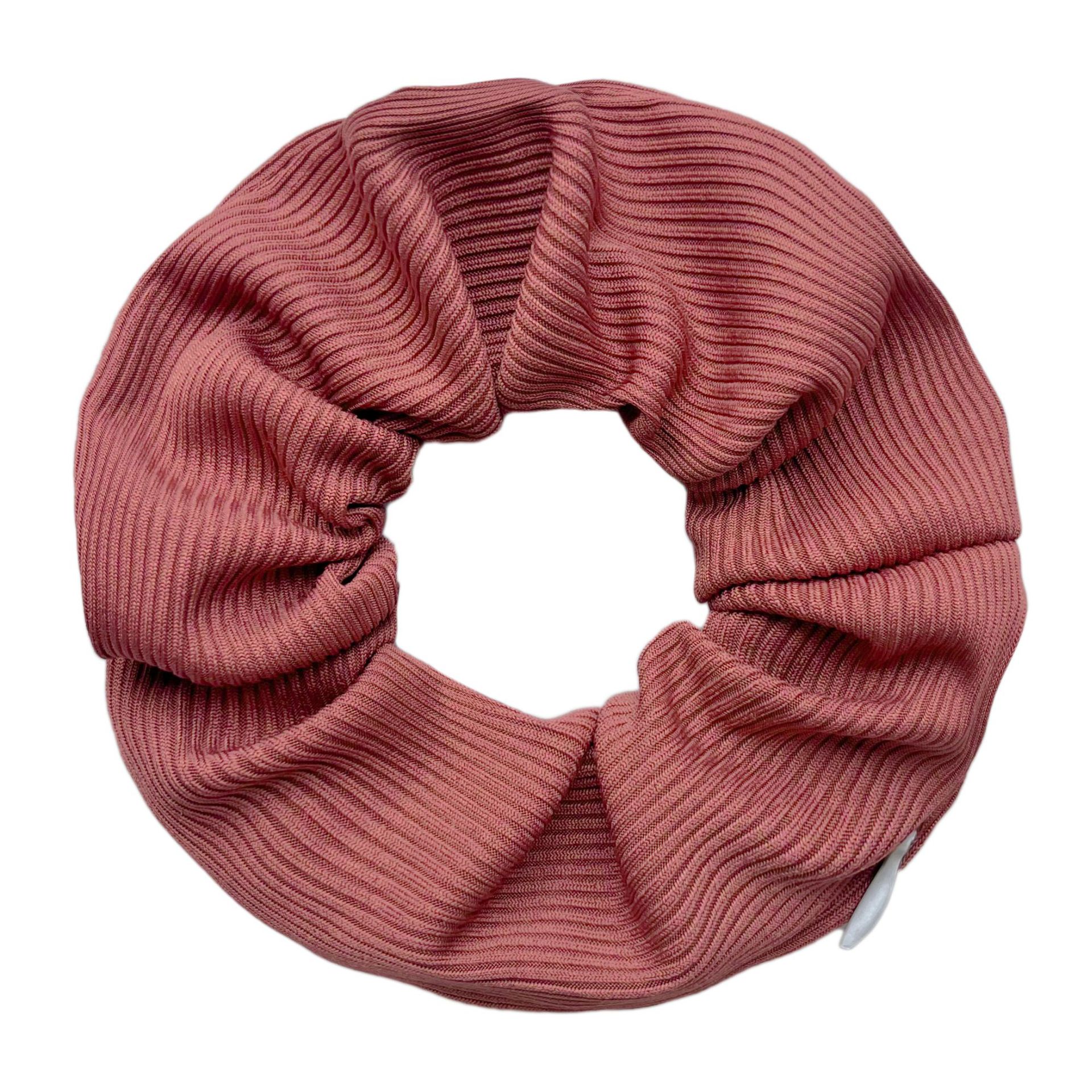 진한 빨간색