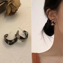 气质韩国个性时尚豹纹耳环复古港风赫本耳钉女2023年新款潮耳饰品