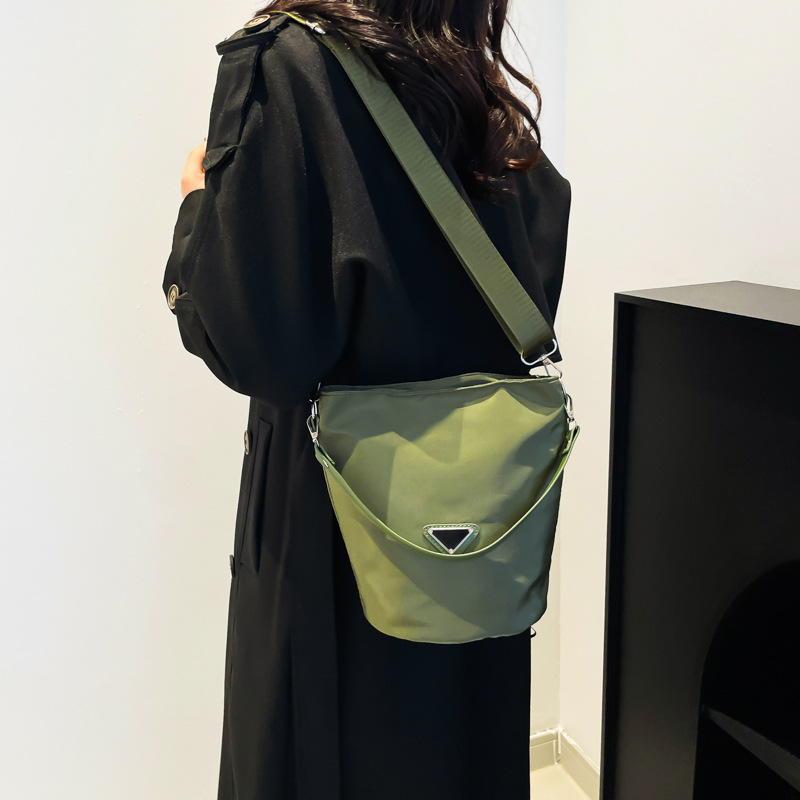 (2개) 2024 새로운 한국 스타일 패션 틈새 디자인 어깨 가방 여성 매일 올 매치 핸드 가방 유행 캐주얼 버킷 가방