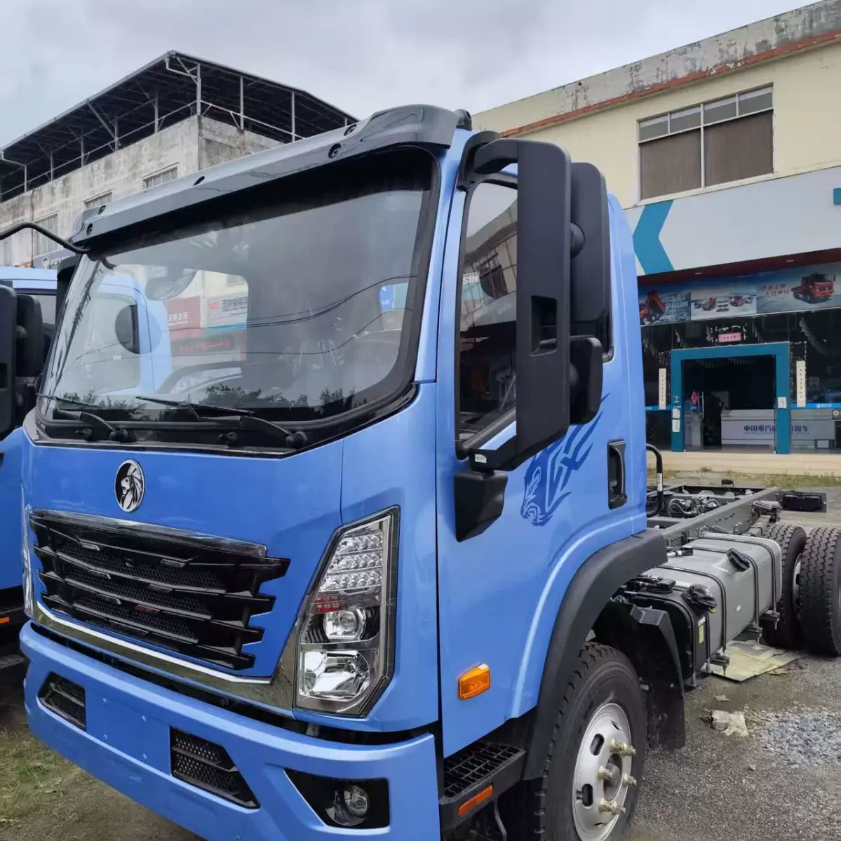 跨境源头工厂批发定制重汽王牌重载版载货车/可厢式/或平板/可仓