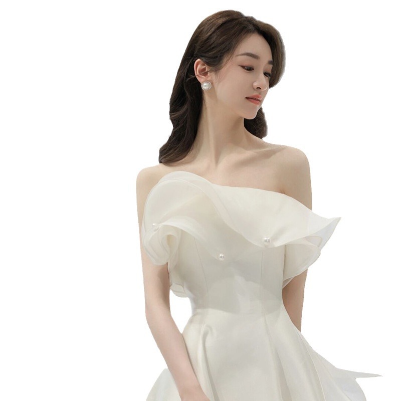 Novia coreana de pecho ligero vestido de boda otoño 2025 nuevo hombre pequeño matrimonio blanco compromiso viaje vestido de disparo