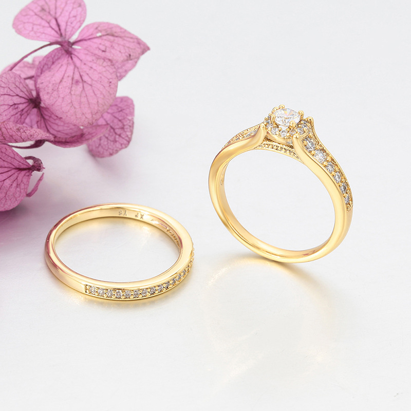 Xuping estilo simple aleación de bronce chapada de 14k anillo de pareja ligero anillo de boda temperamento lujoso al por mayor