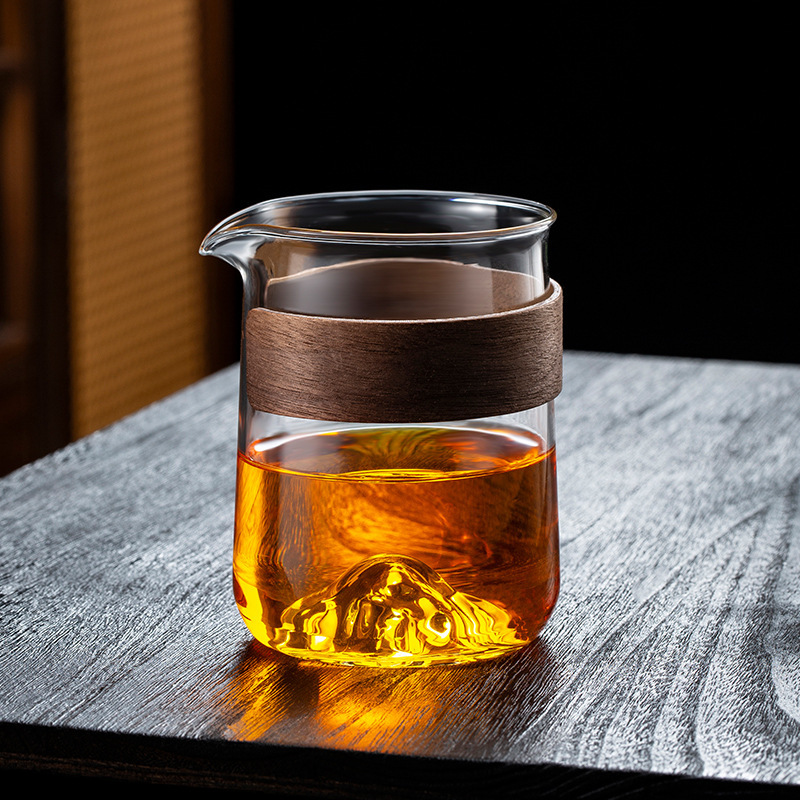 Glass Public Cup Household Anti-scalding Heat-resistant Thickened Mountain View Tea Set Japanese Zen Handheld High-grade Tea Sea Tea Leakage