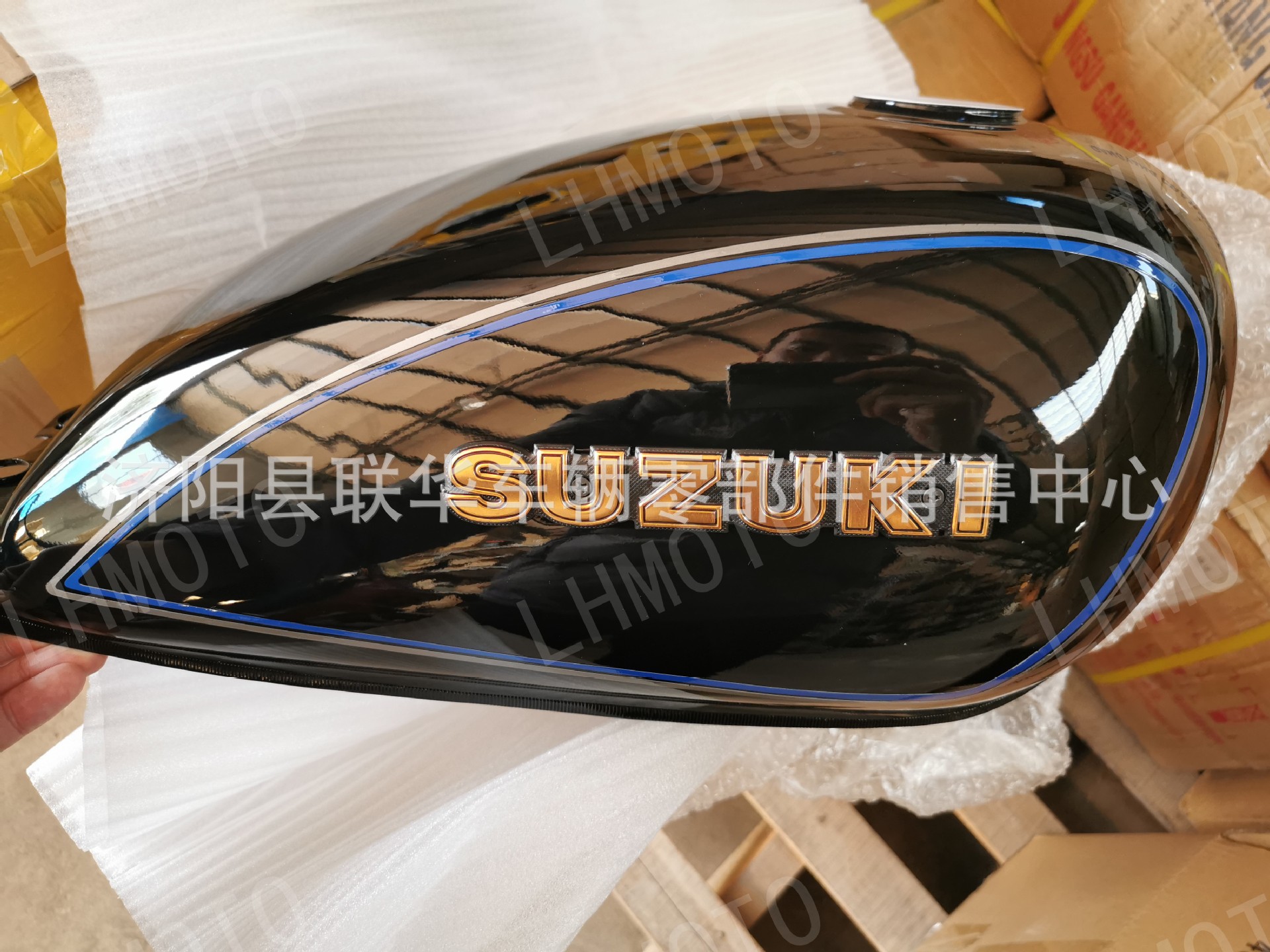 Suitable for Suzuki Gn125 Motorcycle Gasoline Tank, Fuel Tank, Black Prince Accessories and Equipment