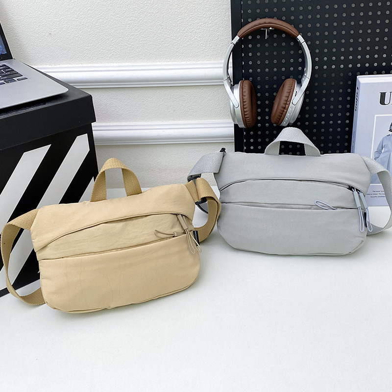 2025 nuevo bolso de nylon inclinado de moda nicho femenino sensación extranjera mochila de pecho de gran capacidad mochila de hombro