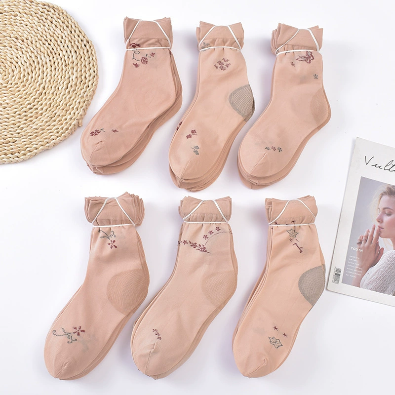 Короткие женские летние чулки, свободные чулки с защитой от защемления, утолщенные бархатные носки для мам с противоскользящей пяткой, которые не сжимают ноги.