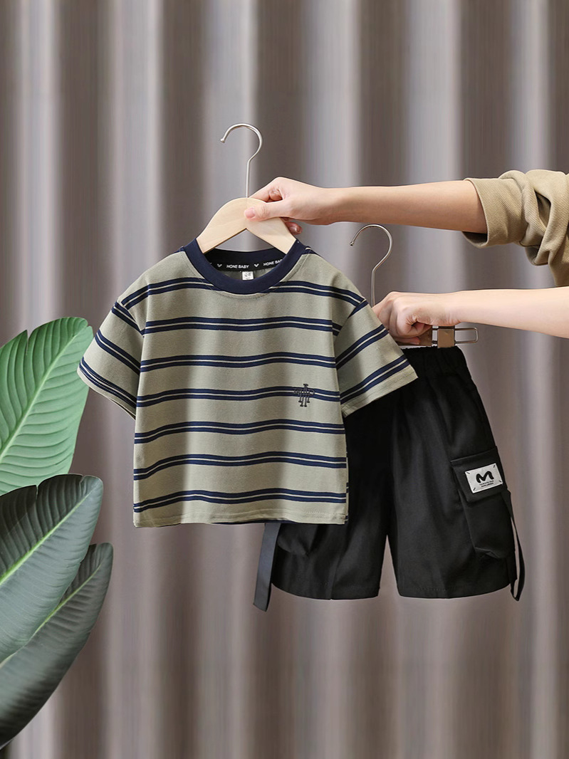 Conjunto de Verano para Niños 7283, Camiseta a Rayas con Manga Corta y Pantalones Cortos, Dos Piezas, Verano 2026