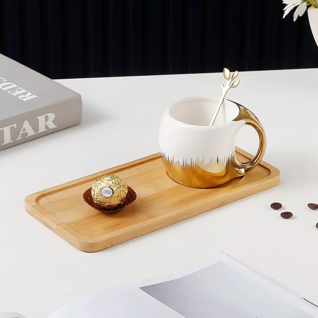 Taza de galvanoplastia creativa de estilo nórdico y platillo combinación taza de agua de cerámica con cuchara de placa de madera tarde té taza de café taza de desayuno simple